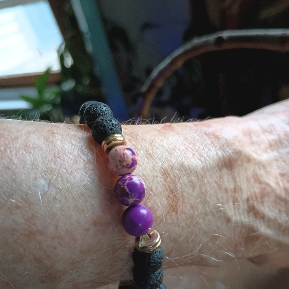 Natural Deep Amathyst & Lava Stones Unisex Bracelet - Picture 5 of 5